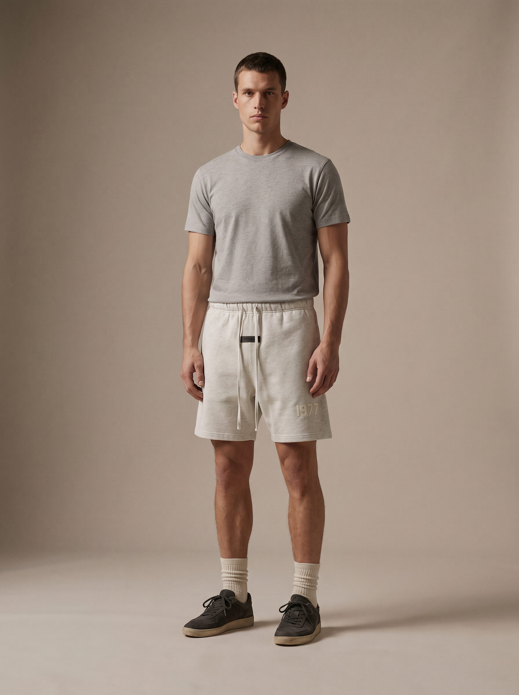 Essentials 1977 Shorts Light Oatmeal — on model